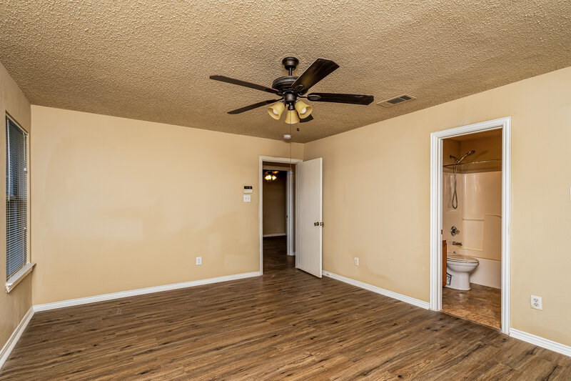 1,925/Mo, 1157 Lake Bluff Dr Little Elm, TX 75068 Main Bedroom View 2