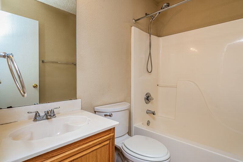 1,925/Mo, 1157 Lake Bluff Dr Little Elm, TX 75068 Main Bathroom View
