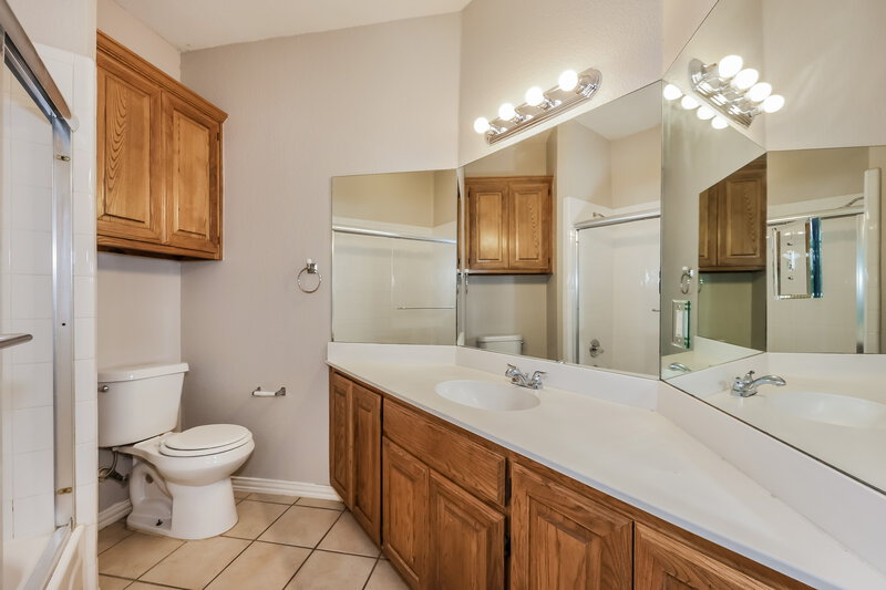 2,310/Mo, 3512 Wessex Ct Denton, TX 76210 Bathroom View