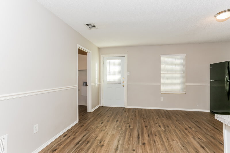 2,055/Mo, 918 Anvil Creek Dr Arlington, TX 76001 Breakfast Nook View