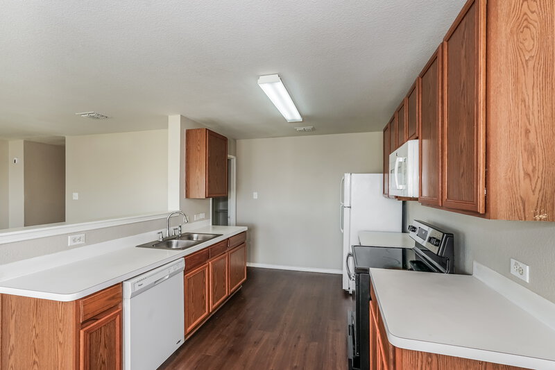 2,020/Mo, 1440 Castle Ridge Rd Fort Worth, TX 76140 Kitchen View 2