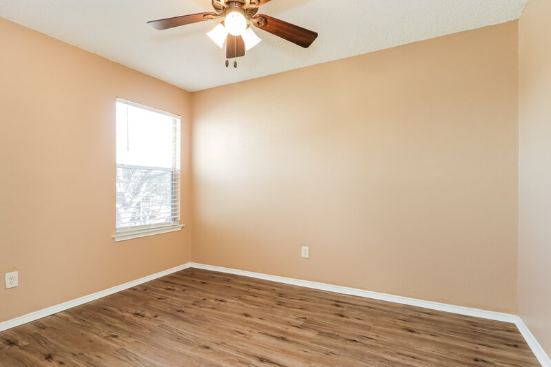 2,260/Mo, 301 Moss Hill Dr Arlington, TX 76018 Bedroom View 2