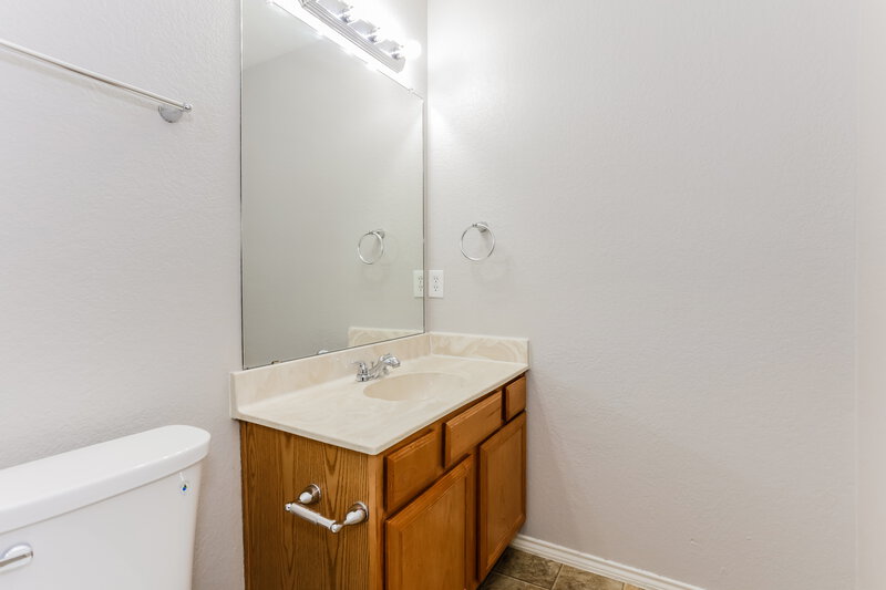 2,070/Mo, 526 Berryhill Dr Mansfield, TX 76063 Bathroom View