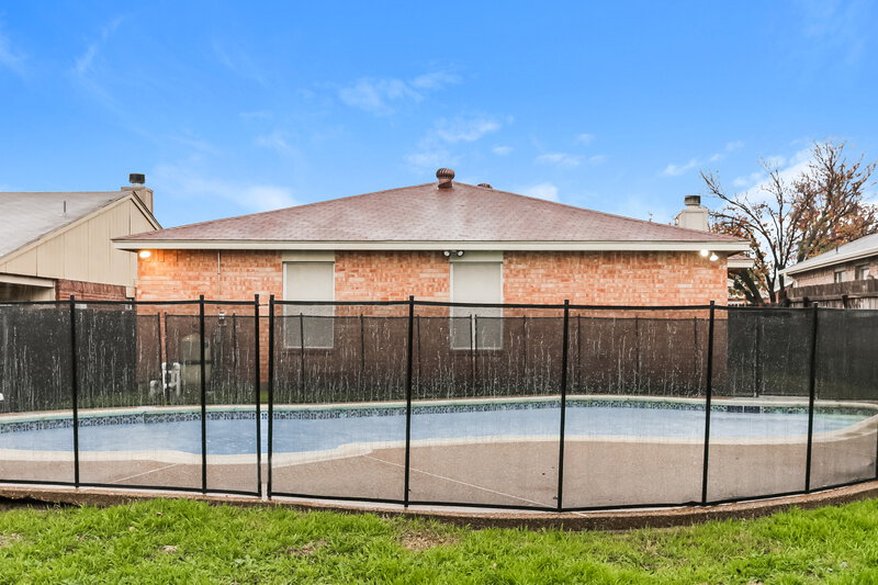 2,070/Mo, 526 Berryhill Dr Mansfield, TX 76063 Rear View 2