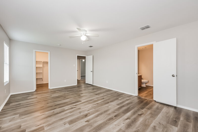 2,200/Mo, 1164 Browntop St Crowley, TX 76036 Main Bedroom View