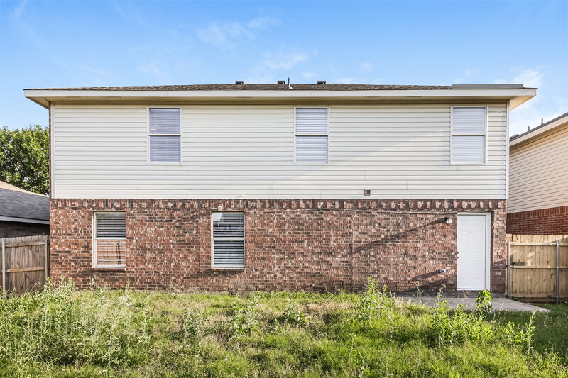 2,200/Mo, 1164 Browntop St Crowley, TX 76036 Rear View 2