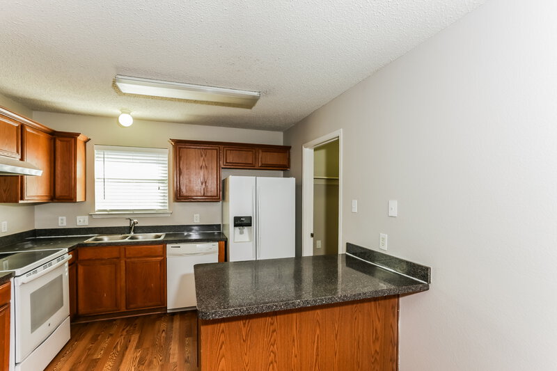 1,875/Mo, 617 Sawyer Dr Saginaw, TX 76179 Kitchen View