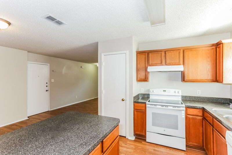 1,875/Mo, 617 Sawyer Dr Saginaw, TX 76179 Kitchen View 2