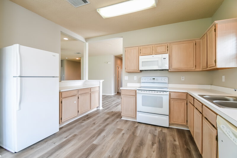 2,530/Mo, 1008 Havenbrook Dr Arlington, TX 76001 Kitchen View 2