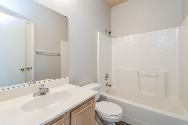 2,530/Mo, 1008 Havenbrook Dr Arlington, TX 76001 Bathroom View