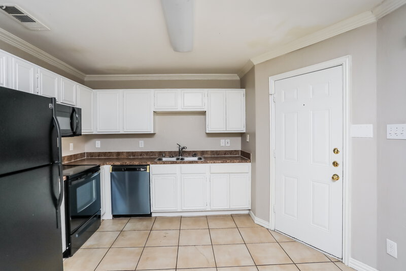 2,090/Mo, 1107 Falconcrest Ct Arlington, TX 76017 Kitchen View