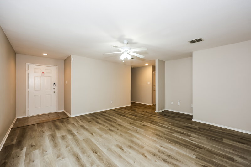 1,730/Mo, 1304 Castle Ridge Rd Fort Worth, TX 76140 Living Room View 3