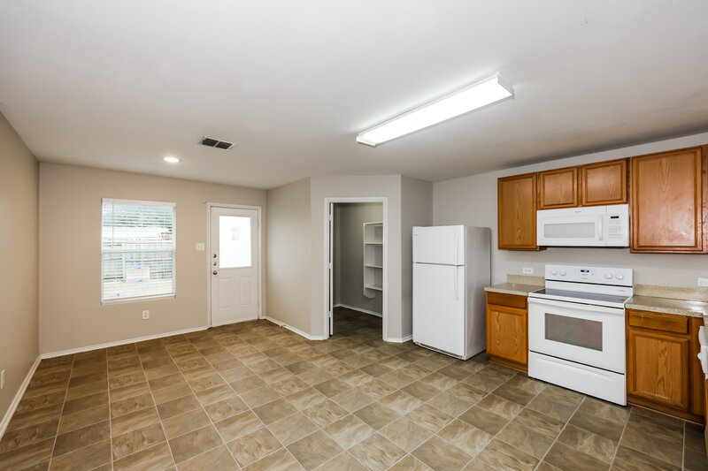 1,730/Mo, 1304 Castle Ridge Rd Fort Worth, TX 76140 Dining Room View