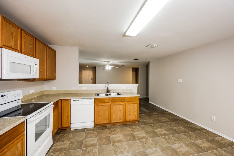 1,730/Mo, 1304 Castle Ridge Rd Fort Worth, TX 76140 Kitchen View 2