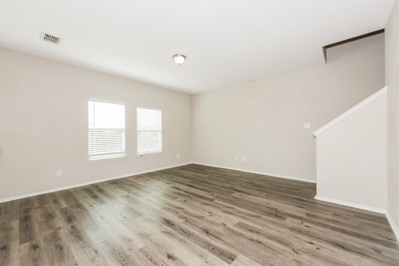 2,125/Mo, 1600 Chivalry Ln Fort Worth, TX 76140 Living Room View 2