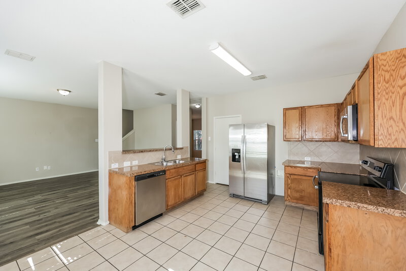 2,125/Mo, 1600 Chivalry Ln Fort Worth, TX 76140 Kitchen View 2