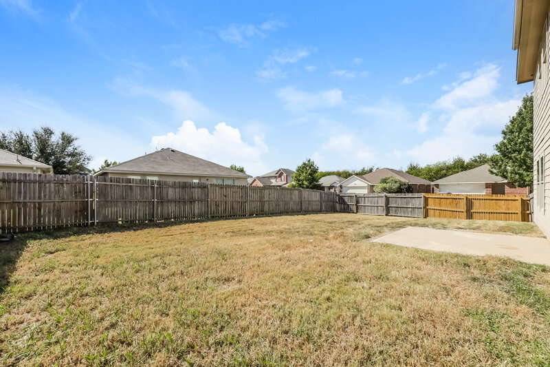 2,125/Mo, 1600 Chivalry Ln Fort Worth, TX 76140 Rear View