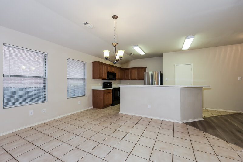 2,300/Mo, 7201 Lake Front Trl Arlington, TX 76002 Dining Room View