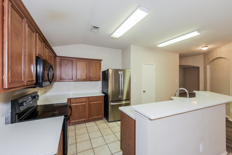 2,300/Mo, 7201 Lake Front Trl Arlington, TX 76002 Kitchen View