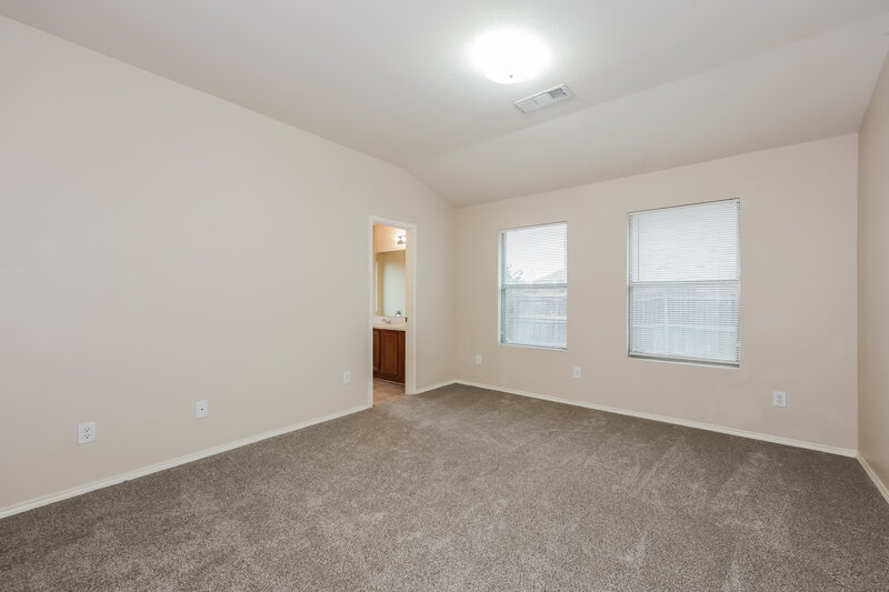 2,300/Mo, 7201 Lake Front Trl Arlington, TX 76002 Main Bedroom View