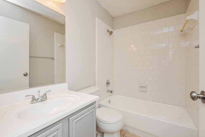 1,770/Mo, 8528 Gatlinburg Dr Fort Worth, TX 76123 Main Bathroom View
