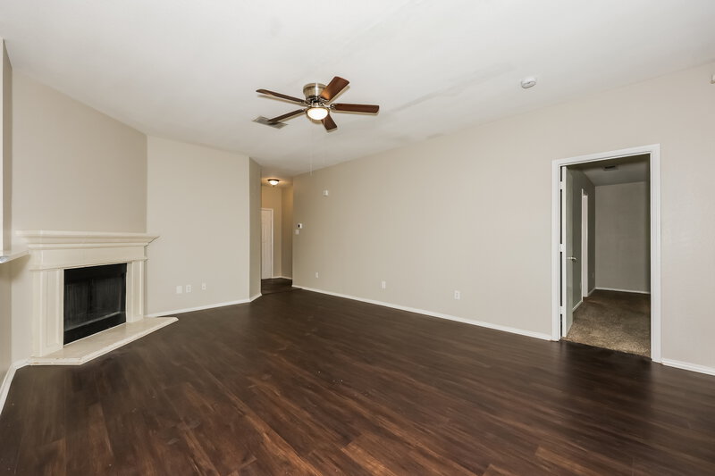 1,860/Mo, 2736 Cochran Way Fort Worth, TX 76108 Living Room View 2