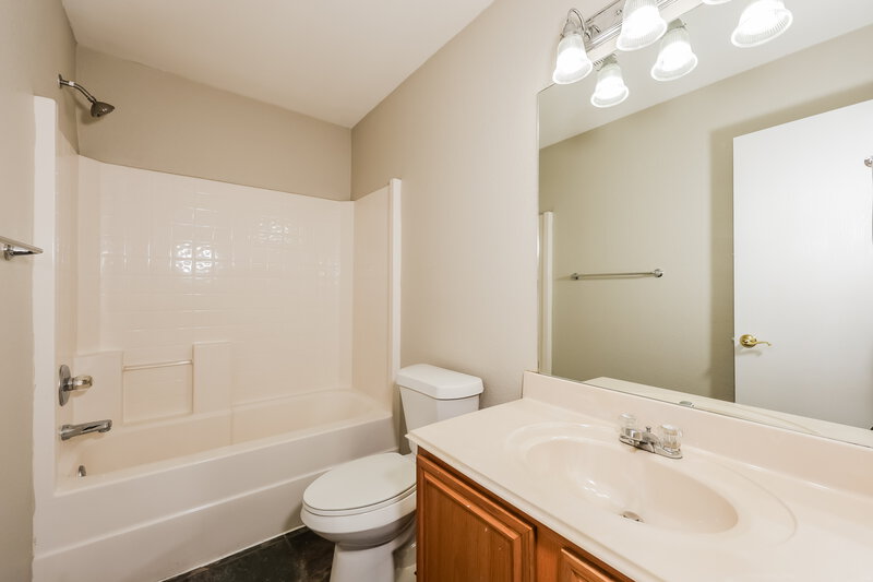 1,860/Mo, 2736 Cochran Way Fort Worth, TX 76108 Bathroom View