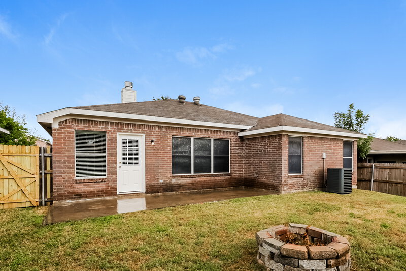 1,860/Mo, 2736 Cochran Way Fort Worth, TX 76108 Rear View