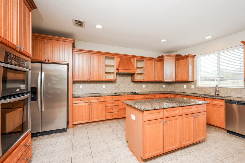 2,970/Mo, 1714 Rock Ridge Dr Cedar Hill, TX 75104 Kitchen View 2