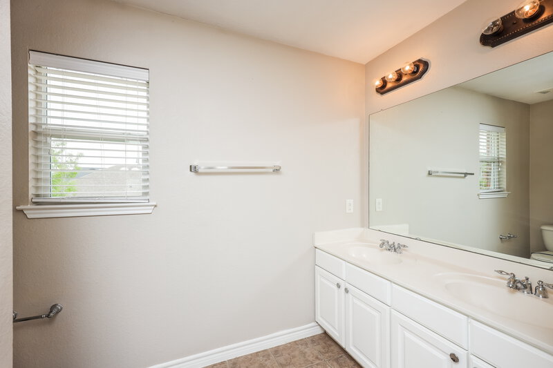 2,970/Mo, 1714 Rock Ridge Dr Cedar Hill, TX 75104 Bathroom View
