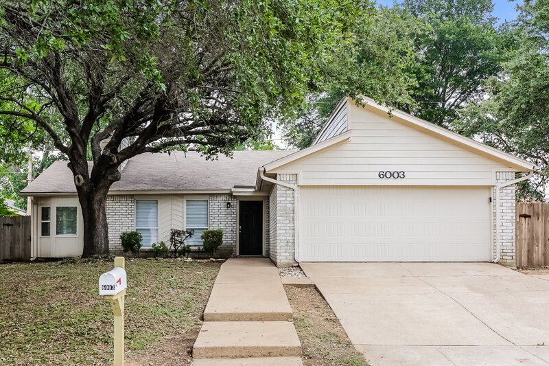 2,120/Mo, 6003 Cool Springs Dr Arlington, TX 76001 External View