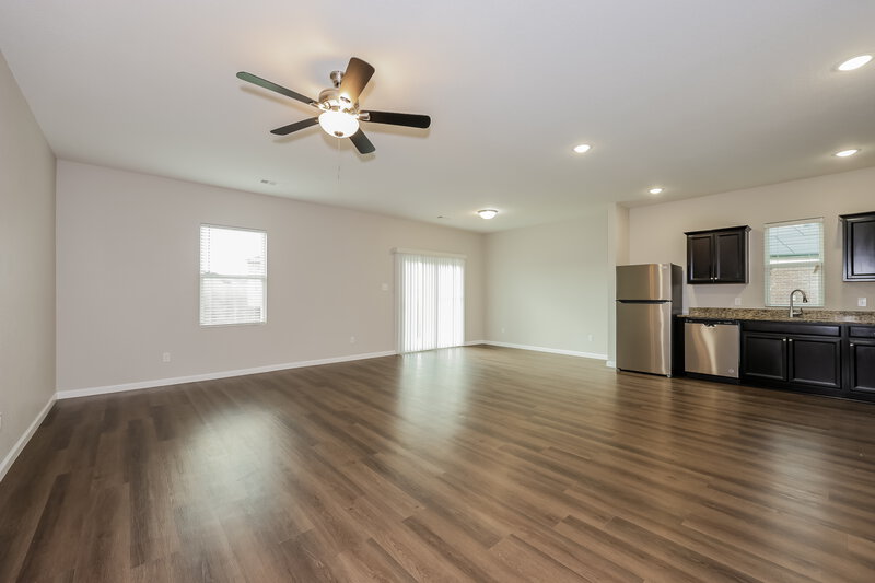 2,125/Mo, 2305 Agate Glenn Heights, TX 75154 Living Room View
