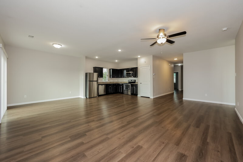 2,125/Mo, 2305 Agate Glenn Heights, TX 75154 Living Room View 2