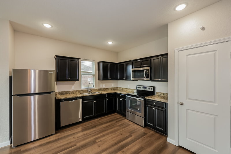 2,125/Mo, 2305 Agate Glenn Heights, TX 75154 Kitchen View