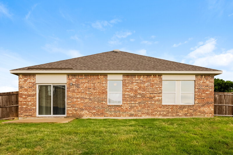 2,125/Mo, 2305 Agate Glenn Heights, TX 75154 Rear View 2
