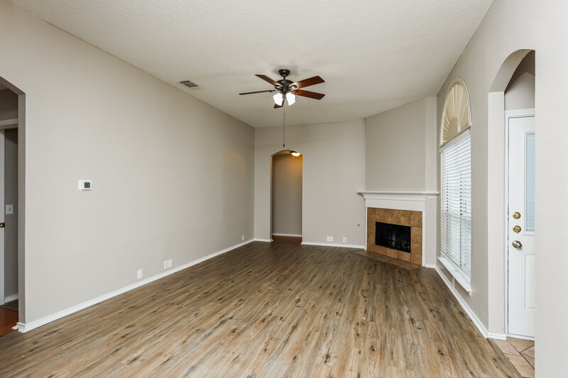 2,425/Mo, 1159 Wake Forest Dr Lewisville, TX 75077 Living Room View