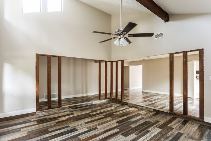 2,410/Mo, 5303 Oak Springs Dr Arlington, TX 76016 Living Room View