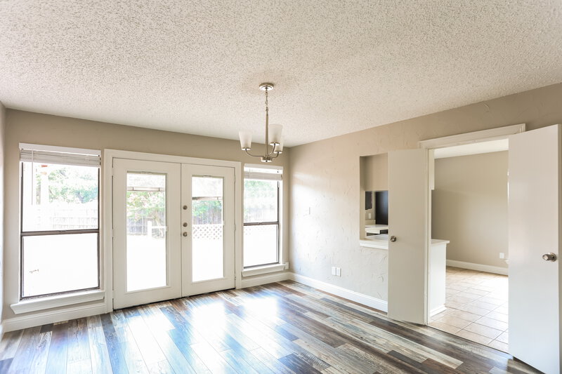 2,410/Mo, 5303 Oak Springs Dr Arlington, TX 76016 Dining Room View 2