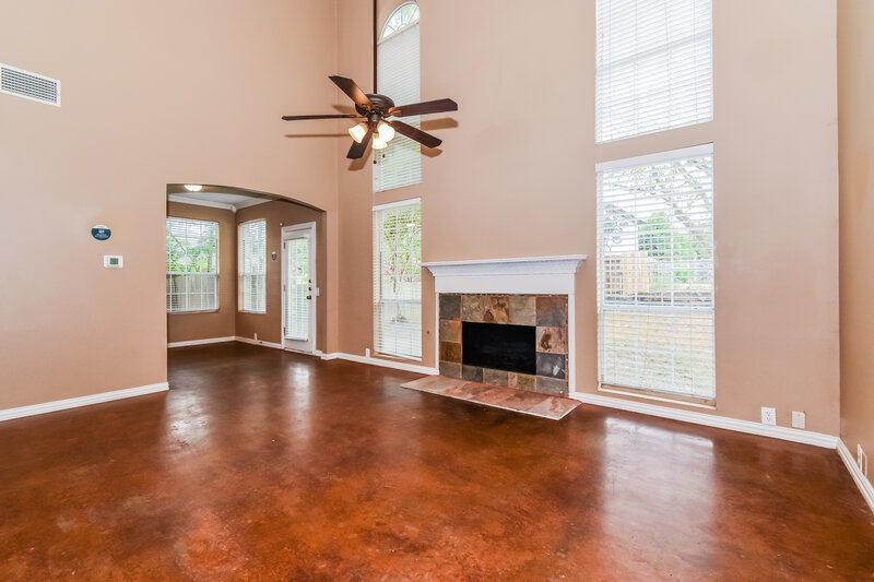 1,950/Mo, 707 Glenwood Ct McKinney, TX 75071 Living Room View