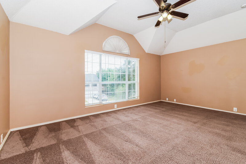 1,950/Mo, 707 Glenwood Ct McKinney, TX 75071 Main Bedroom View 2