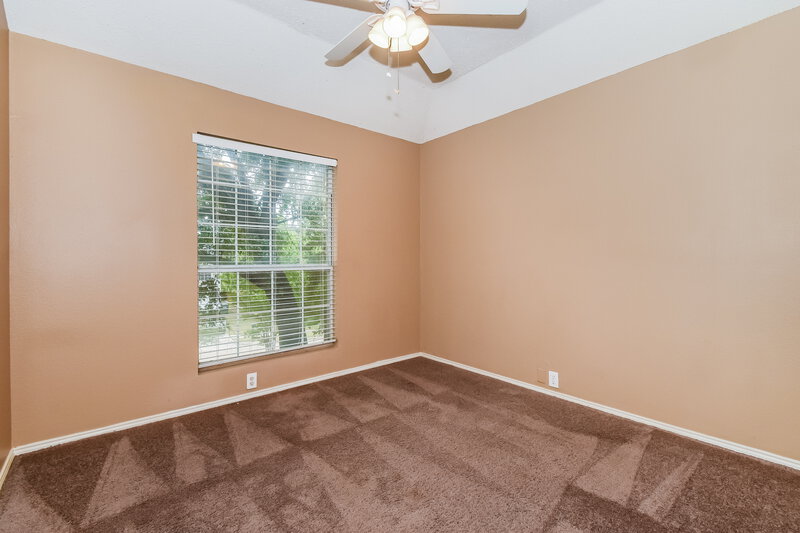 1,950/Mo, 707 Glenwood Ct McKinney, TX 75071 Bedroom View 2