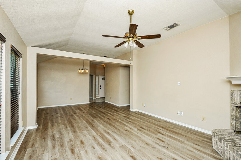 1,825/Mo, 840 Voltamp Dr Fort Worth, TX 76108 Living Room View 2