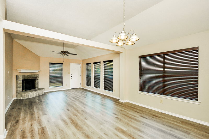 1,825/Mo, 840 Voltamp Dr Fort Worth, TX 76108 Dining Room View