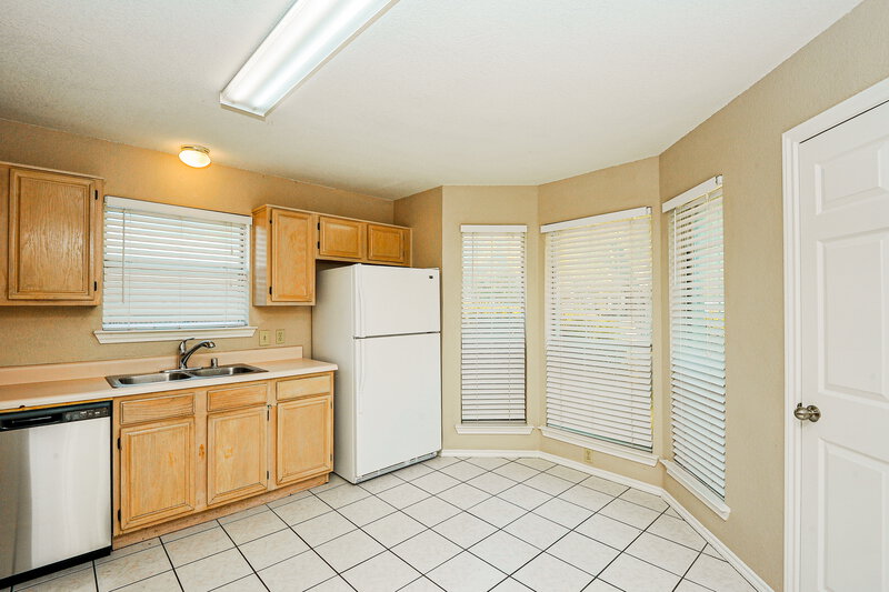 1,825/Mo, 840 Voltamp Dr Fort Worth, TX 76108 Kitchen View