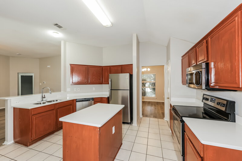 3,110/Mo, 713 Crenshaw Dr Cedar Hill, TX 75104 Kitchen View