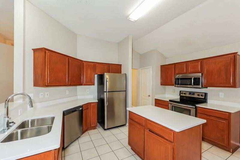 3,110/Mo, 713 Crenshaw Dr Cedar Hill, TX 75104 Kitchen View 2
