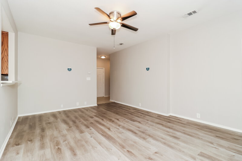 1,995/Mo, 801 Juno Ln Denton, TX 76209 Living Room View