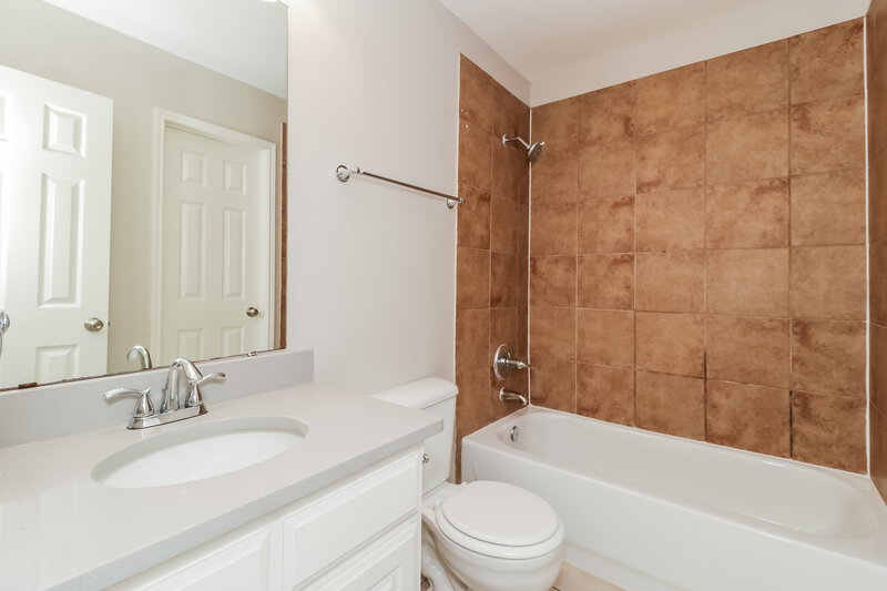 1,995/Mo, 801 Juno Ln Denton, TX 76209 Main Bathroom View