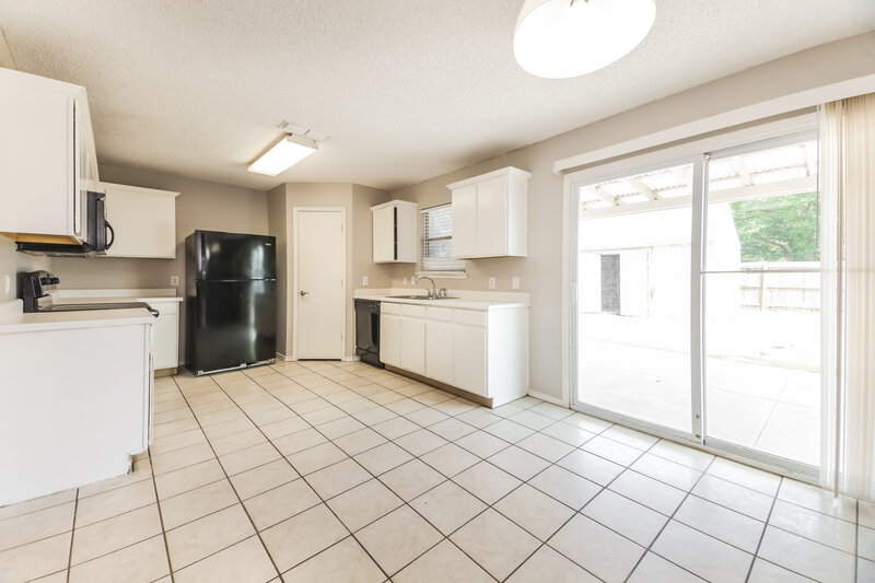 2,170/Mo, 1024 Springcreek Dr Denton, TX 76210 Kitchen View 2
