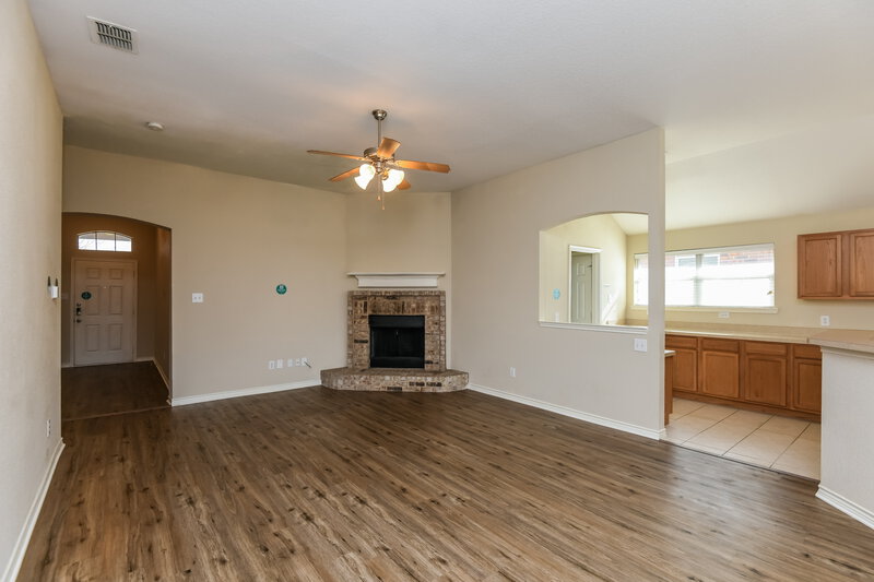 2,300/Mo, 3912 Big Thicket Dr Fort Worth, TX 76244 Living Room View 2